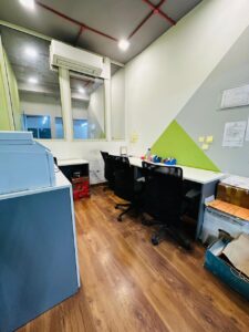 shared-cabin-office-spaces